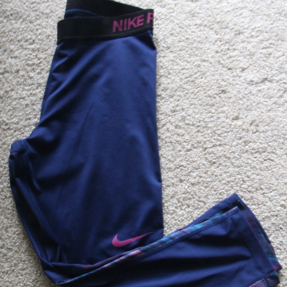 Nike Pro Women's Crop Legging Blue/Purple L